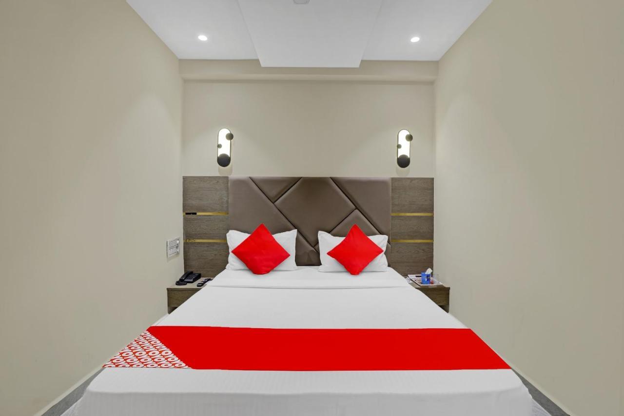 Hotel O Shree Palace Utrān Kültér fotó