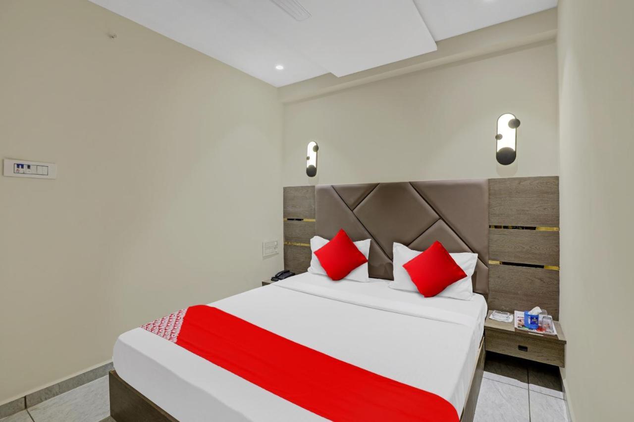 Hotel O Shree Palace Utrān Kültér fotó