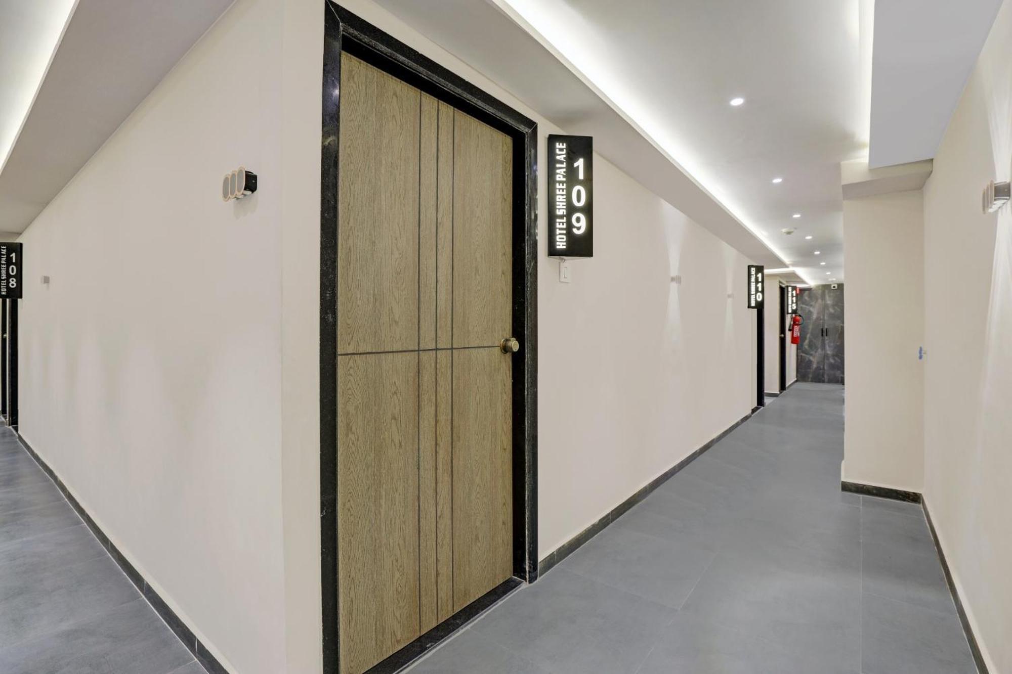 Hotel O Shree Palace Utrān Kültér fotó