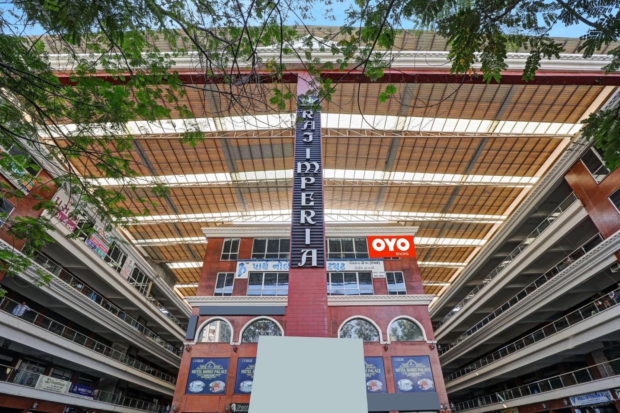 Hotel O Shree Palace Utrān Kültér fotó
